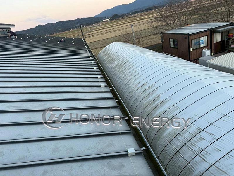 تم تركيب وتجهيز مشابك السقف المعدنية الدائمة