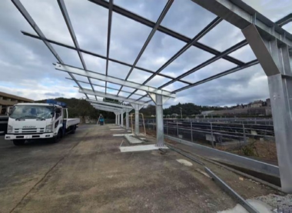 طاقة الشرف: إعادة تعريف الإمكانيات اللانهائية للمرآب الشمسي