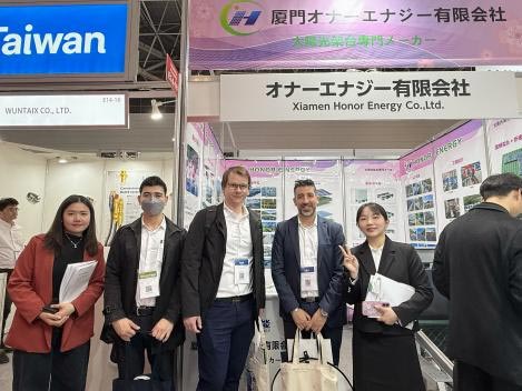 أزهار الكرز تتفتح في اليابان، وتعود مع مرتبة الشرف